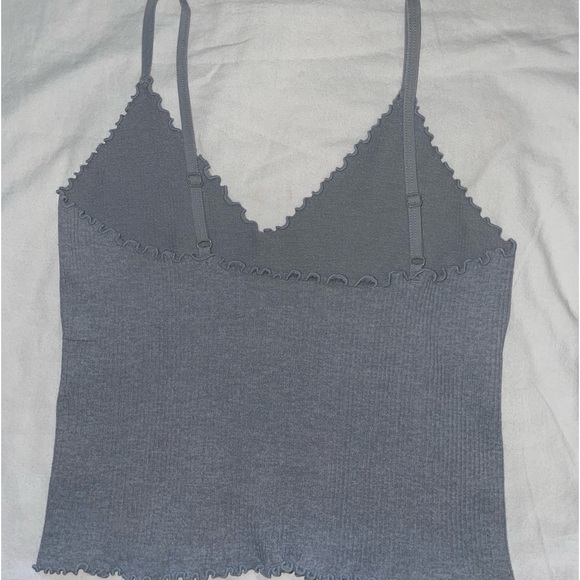 Cute ruffled, v neck tank top with adjustable straps (semi cropped) - Picture 3 of 3